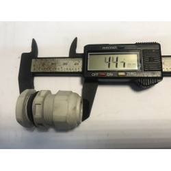 Dławik uszczelniający przejście z przewodem