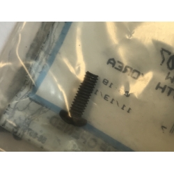 Mercury / Quicksilver śruba 10-881107