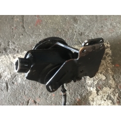 Mercruiser 4.3 mocowanie pompy wspomagania