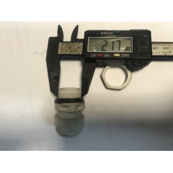 Dławik uszczelniający przejście z przewodem