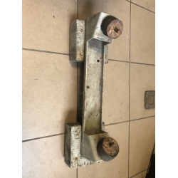 VOLVO PENTA B18 B20 Belka mocowania silnika z poduszkami