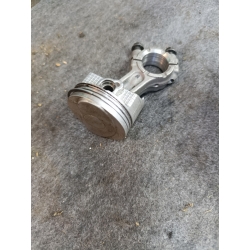 Yamaha 2.5 km, 4-takt, tłok silnikowy