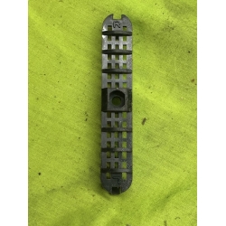 Kratka zabezpieczająca wlew widy do stopy