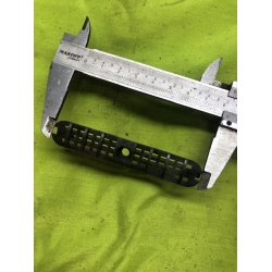 Kratka zabezpieczająca wlew widy do stopy