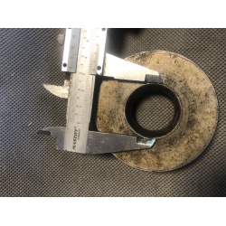 Dystans śruby napędowej